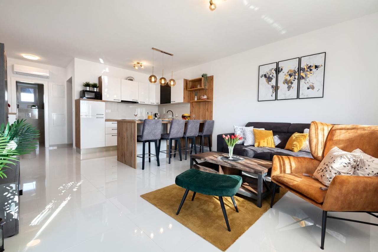 Sunny Island Apartment Traù Esterno foto